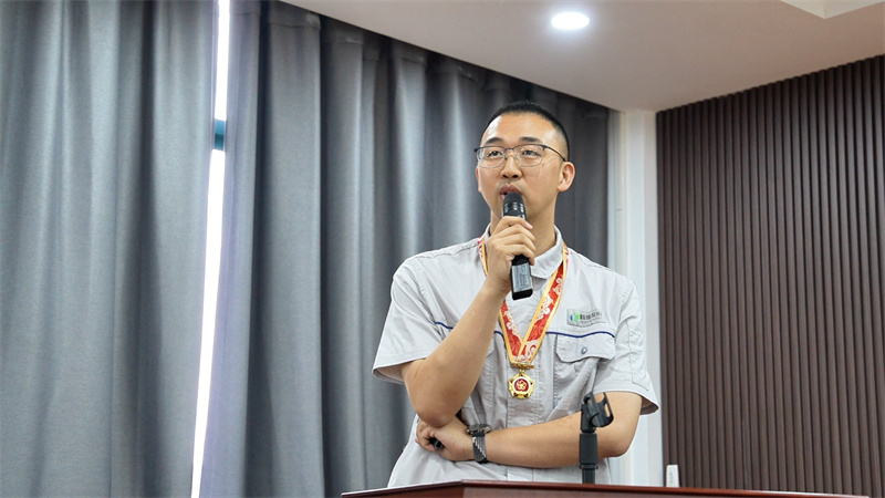 第一階段班組長能力提升表彰會議圓滿結束9